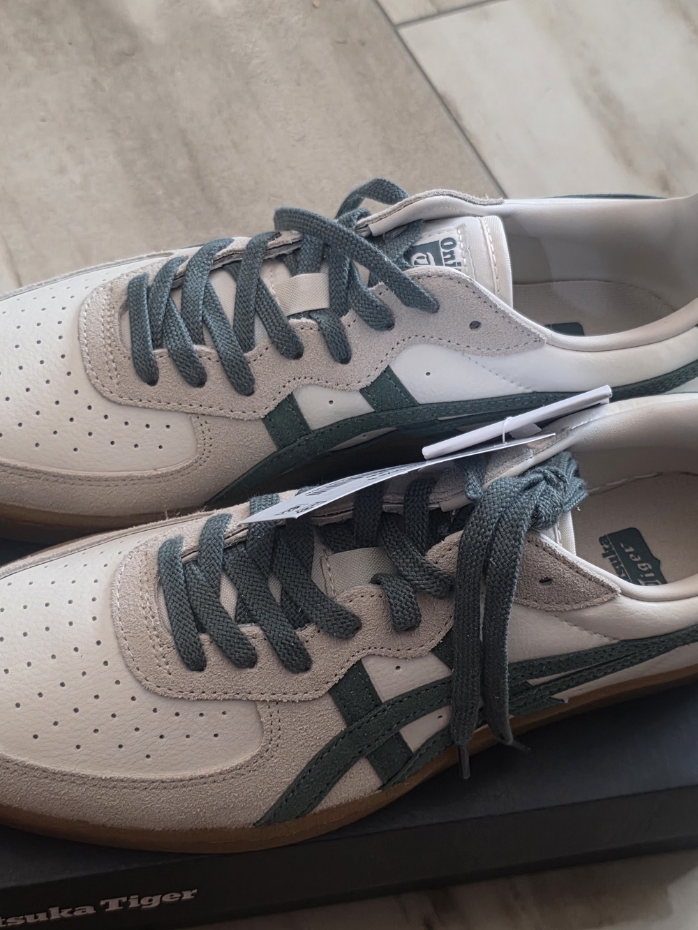 Onitsuka Tiger by Asics Men’s Cream & Green Low-Top Sneakers US Size 9.5 - Picture 2 of 11